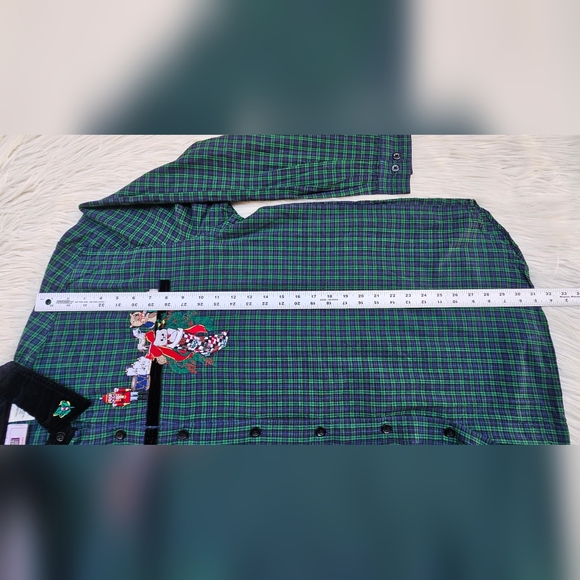 Vintage Faded Glory Women’s Shirt With Christmas Embroidery Size 22W/24W - Picture 9 of 9